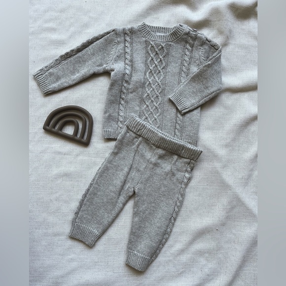 Gray Knit Set - BRAND NEW - Picture 1 of 1